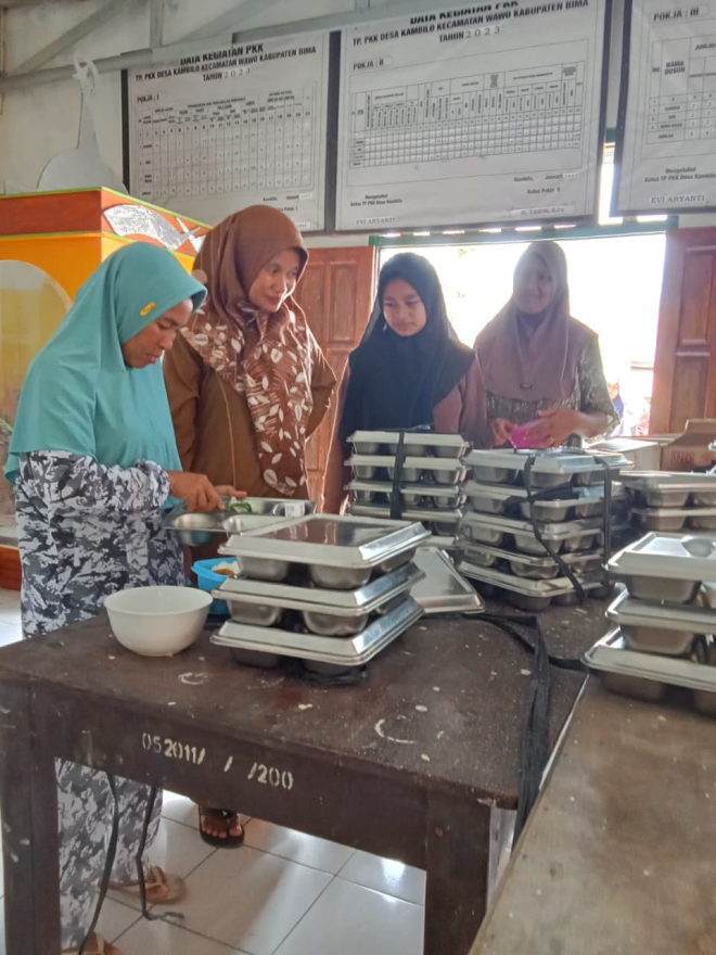 PENYALURAN MAKANAN BERGIZI GRATIS (MBG) BALITA DAN IBU HAMIL DI DESA KAMBILO